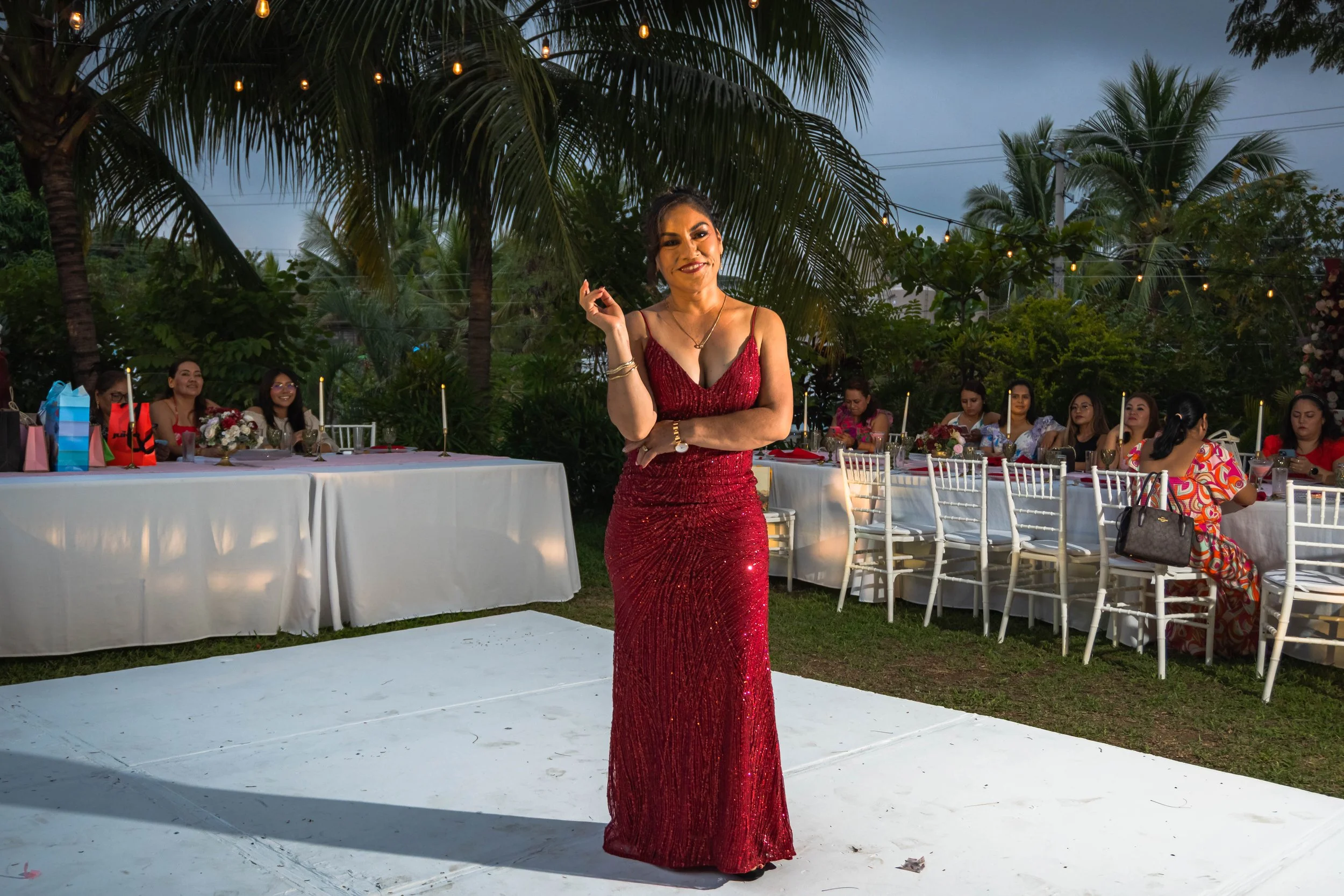 retrato-cumpleanera-evento-social-huatulco.jpg