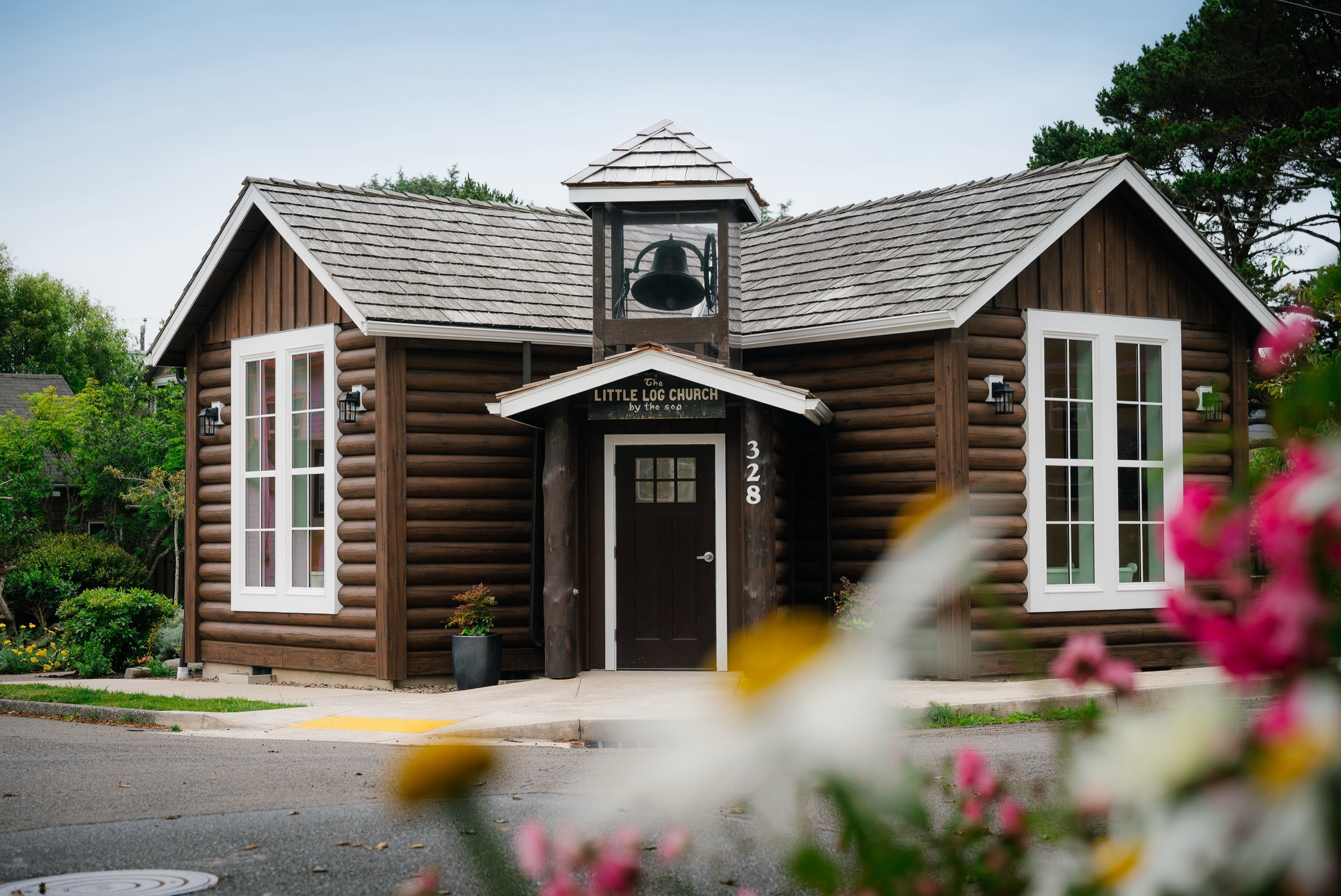 Built in the 1920s by community volunteers, Yachats&rsquo; little log church became a gathering place for the community through the World War II era.

Over the years, its walls have held weddings, vow renewals, concerts, worship, and countless commun