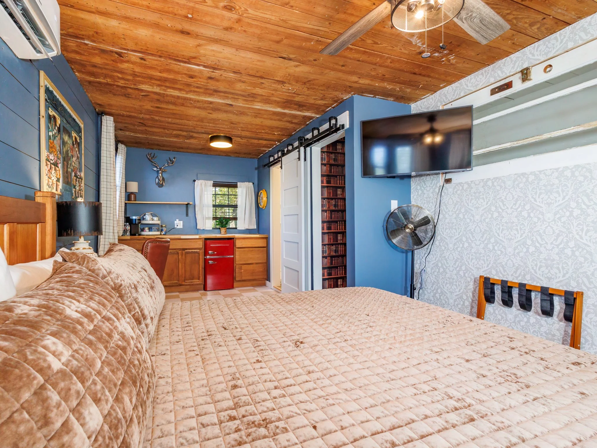 03_upstairs2048 (6 of 10).jpg