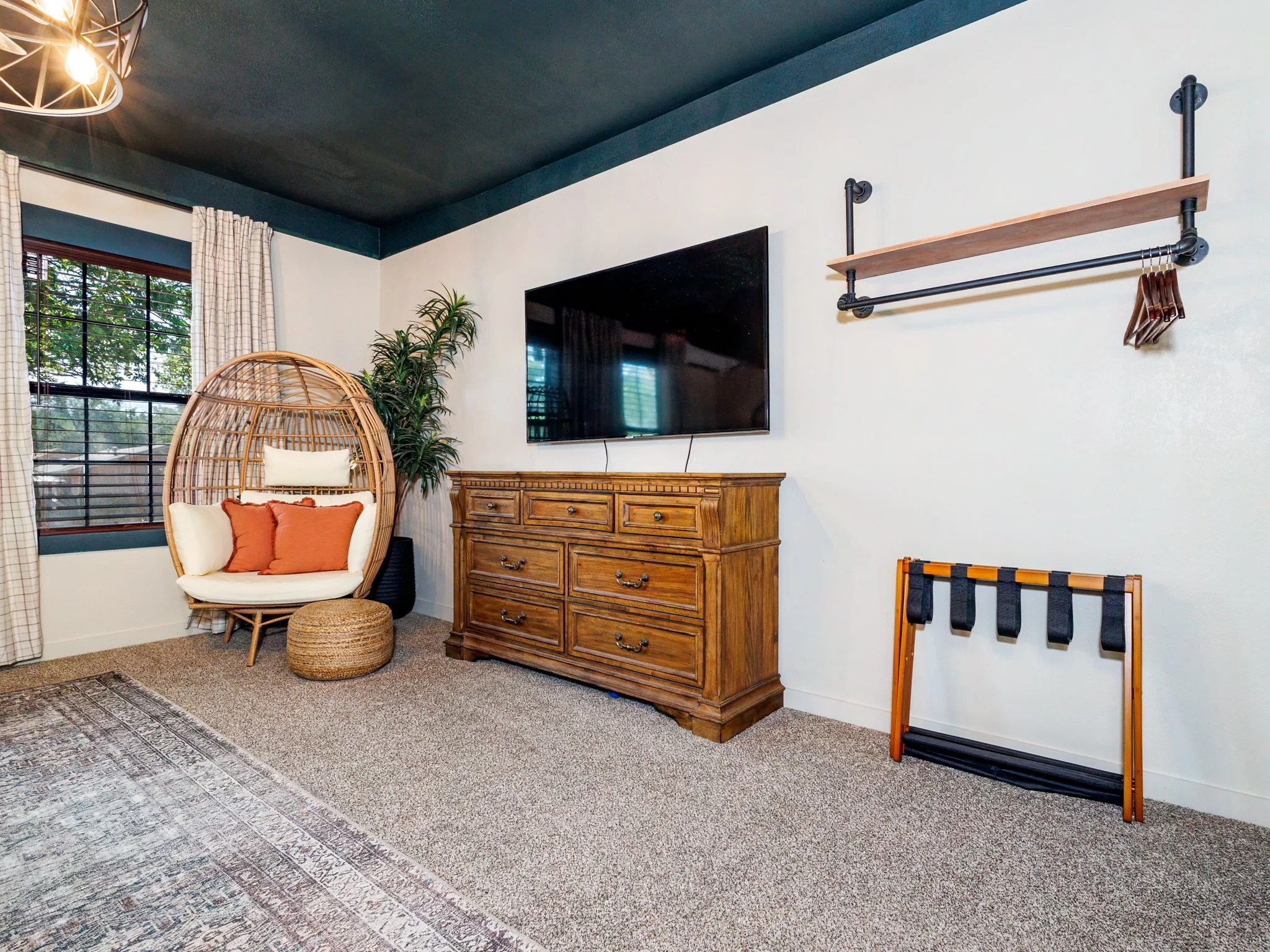 02_downstairs2048 (18 of 21).jpg