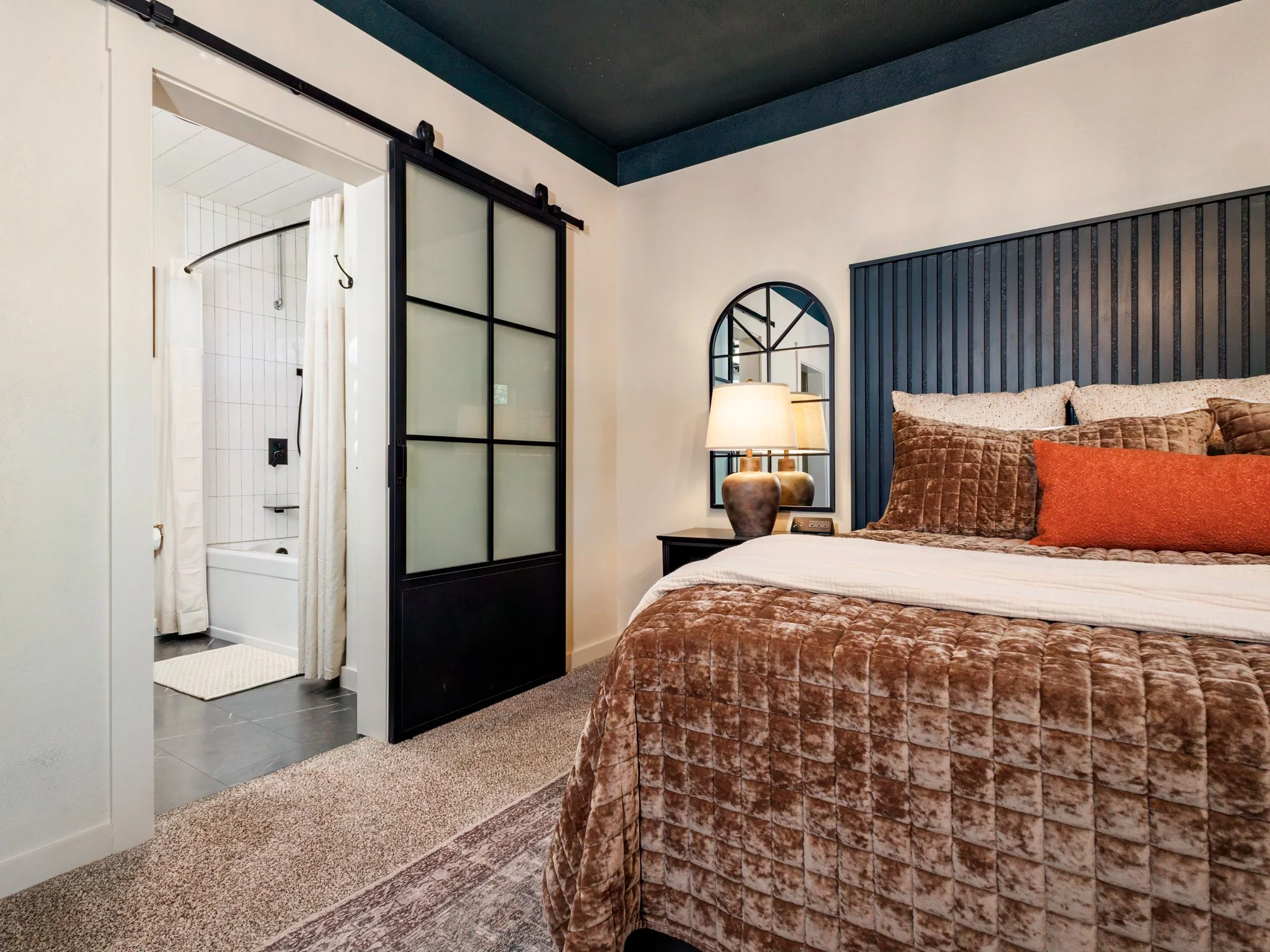 02_downstairs2048 (15 of 21).jpg