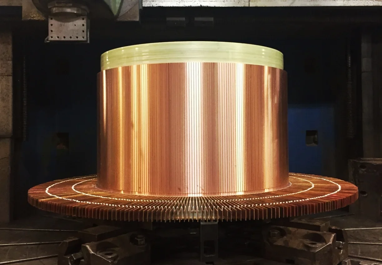 Large-VRing-Commutator-v-Ring-Copper.webp
