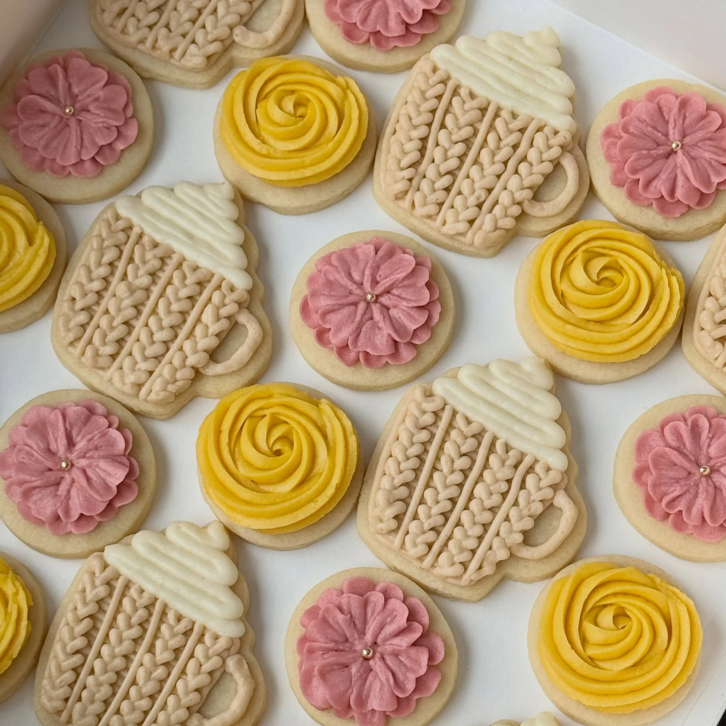 Sweater weather calls for cozy little cookies! 🍂