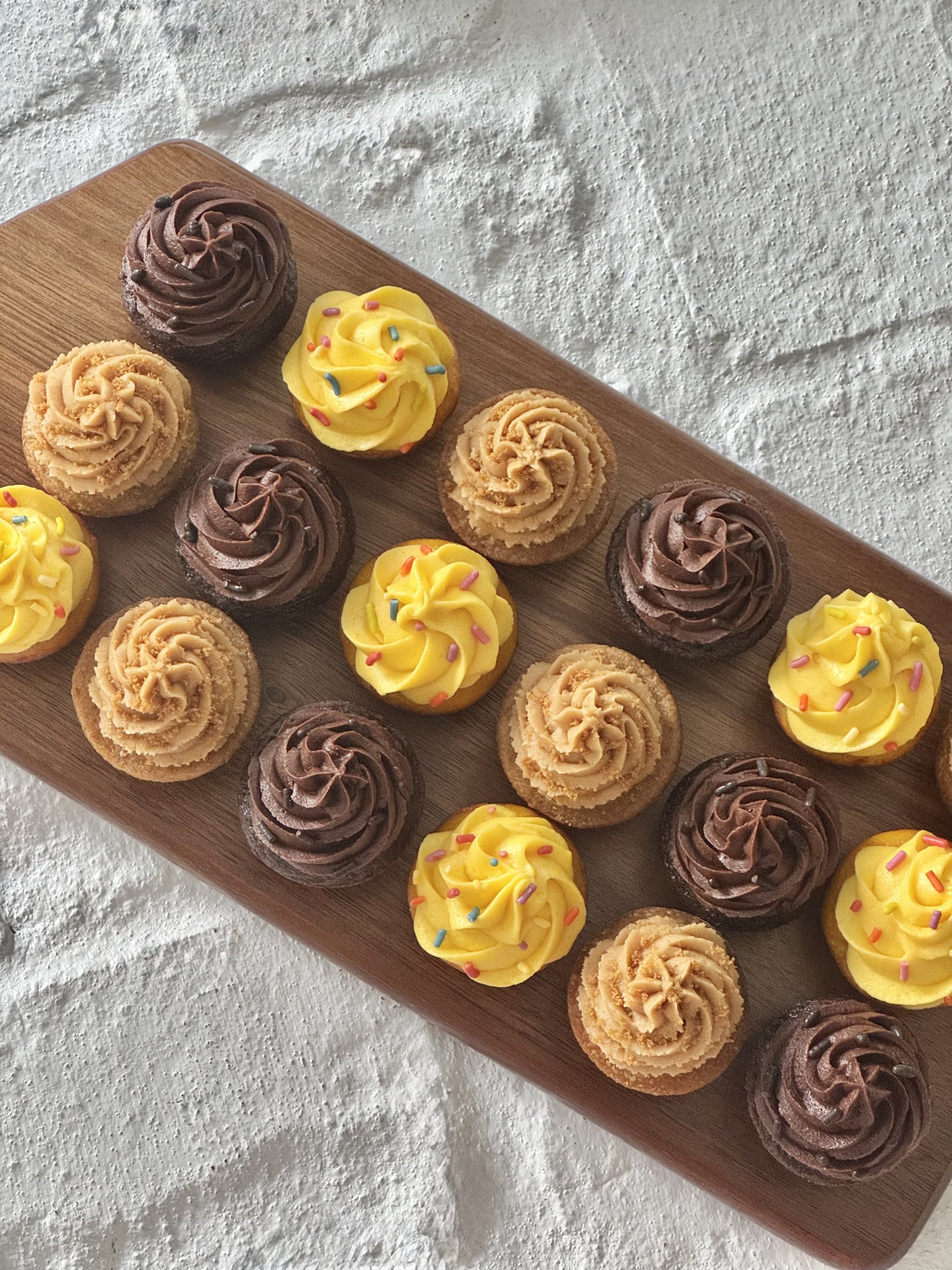 Mini Cupcakes (12 pcs)