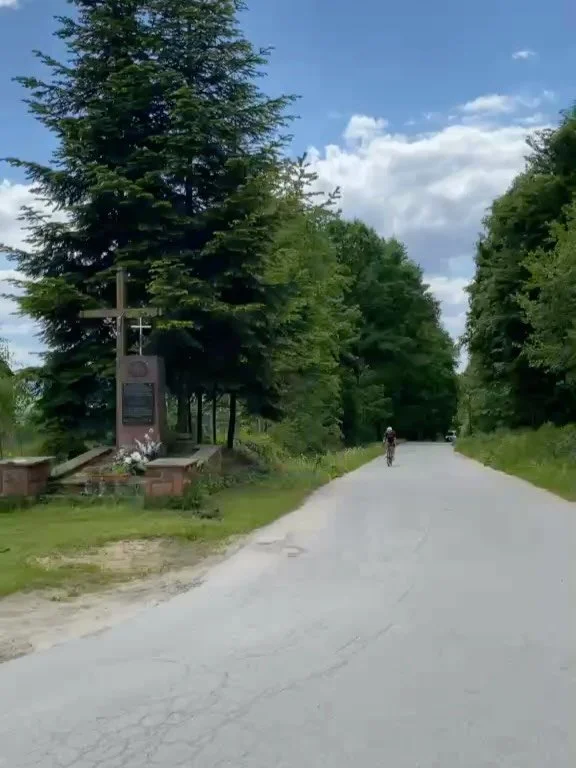 Nadrabiamy zaległość.
Ciężkie to były miesiące pod względem sportowym, ale chyba mamy to w końcu. 
W maju przed Statachowicką strzałą spotkanie z autem w kt&oacute;rego wyniku musiałem uciekać do rowu i mocno się potłukłem. Niestety sprawa ciągnie si