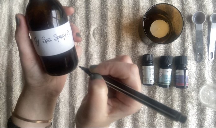 How to Make Your Bathroom Smell Like a Spa