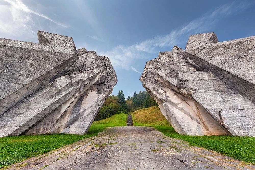 Tjentiste-Memorial-Sutjeska-National-Park-Bosnia-and-Herzegovina.jpg