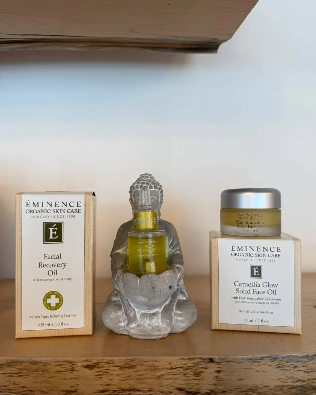 Winter skin feeling dry? Facial oils are a simple way to boost hydration, support your skin barrier, and bring back your glow ✨

🌸 Facial Recovery Oil &ndash; Lightweight and calming, this herbal blend helps soothe the look of redness while restorin