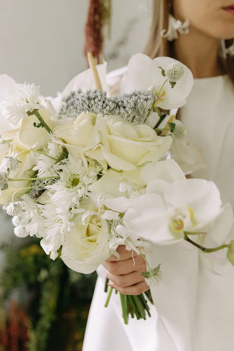 Bouquet of white flowers