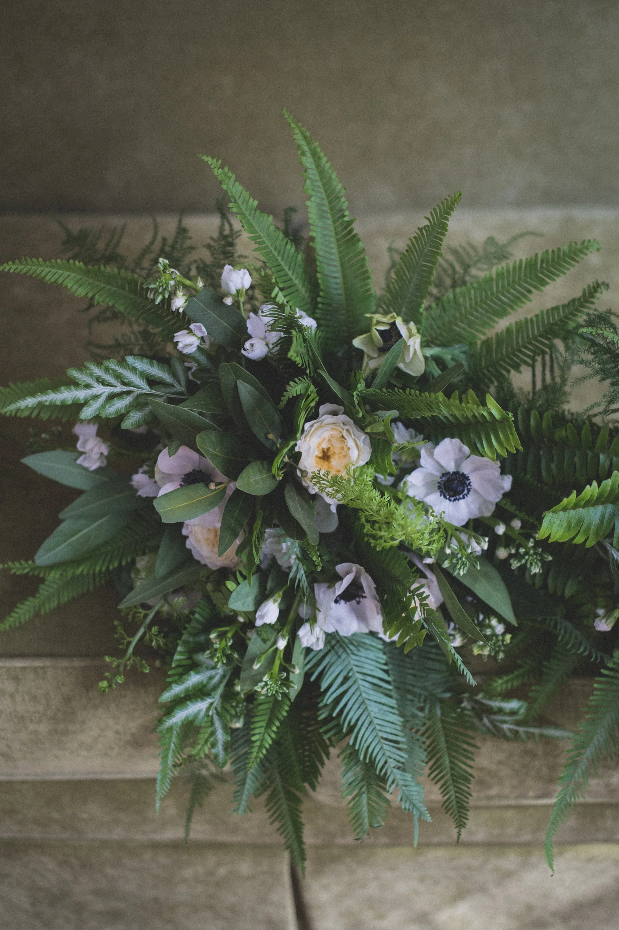 photo of floral arrangement