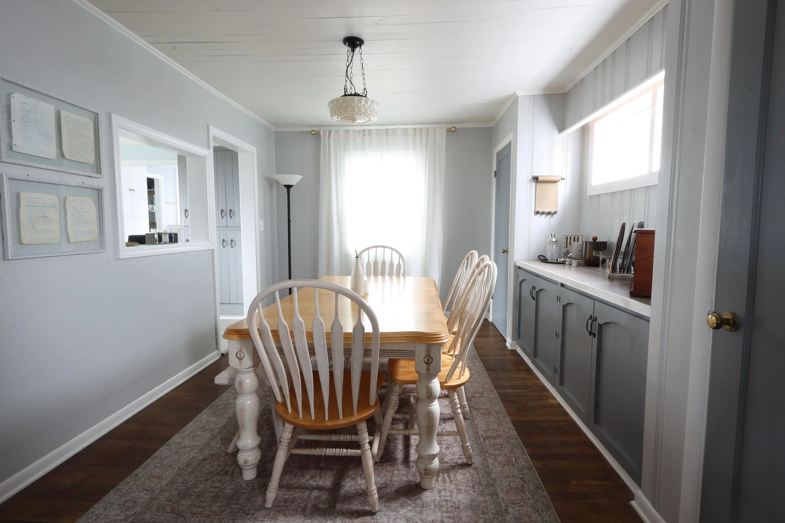 Dining room with bar
