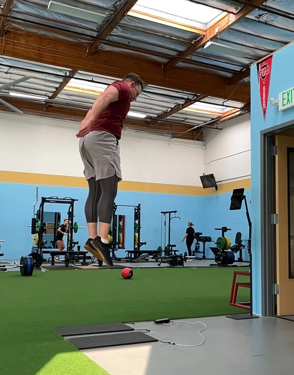 brad, a 45 financial advisor hitting a max approach jump