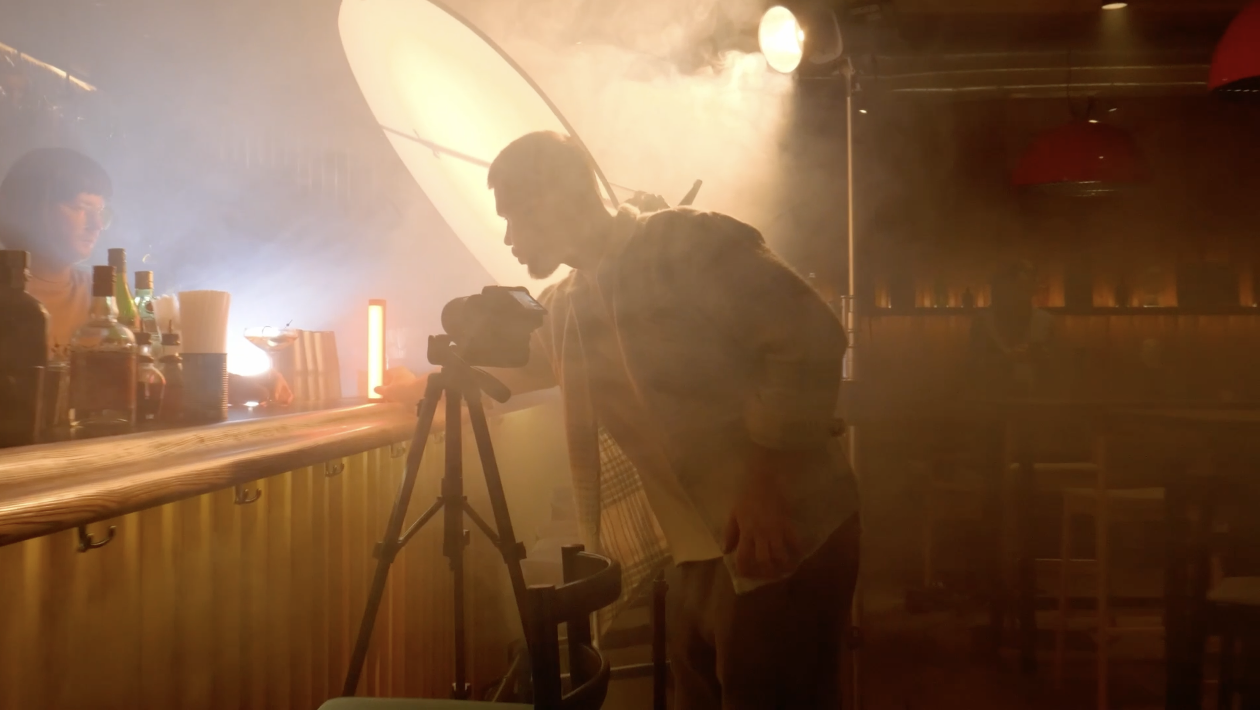 Yehor Shevchenko bei einer Videoproduktion am Filmset