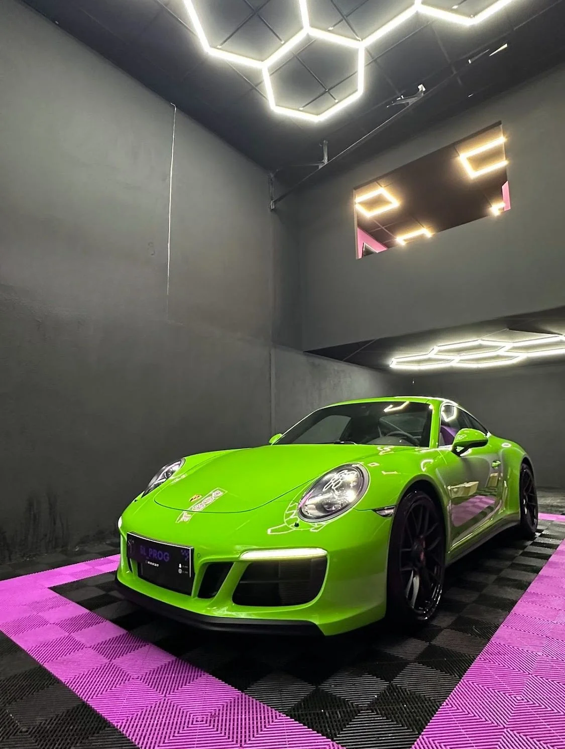 Porshe_Clean.jpg