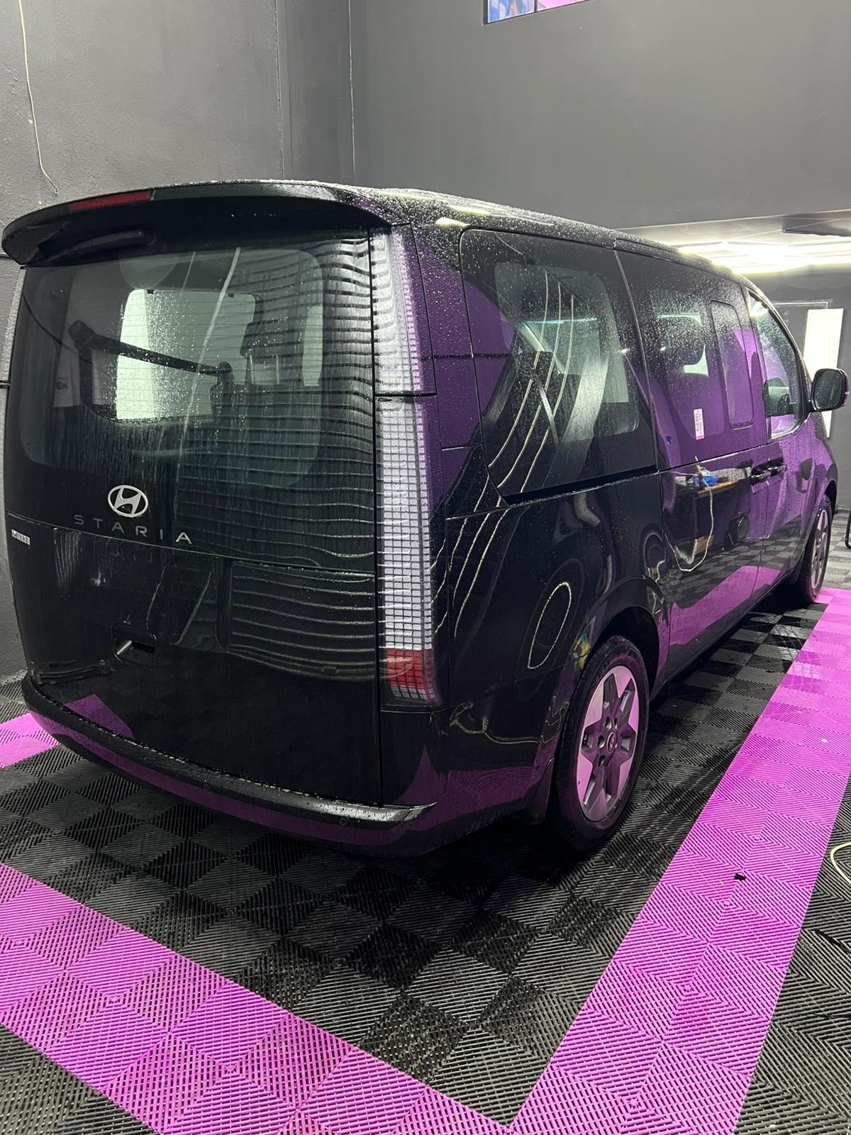 van avant - Modifié.jpg