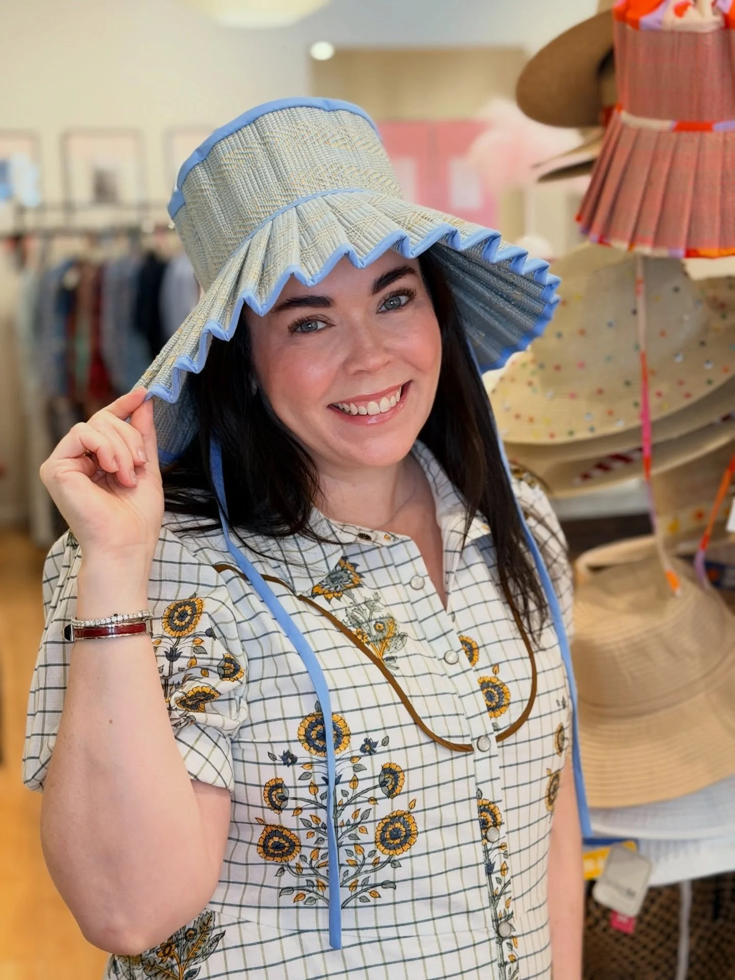 ☀️ = 👒 at Woo Skincare and Cosmetics of Charlotte ✨

Hats are our new favorite accessory this spring.  Whether you&rsquo;re on vacation, at the pool, at the soccer field or walking the booty loop, you need coverage! 

Ann tried on a few of her faves