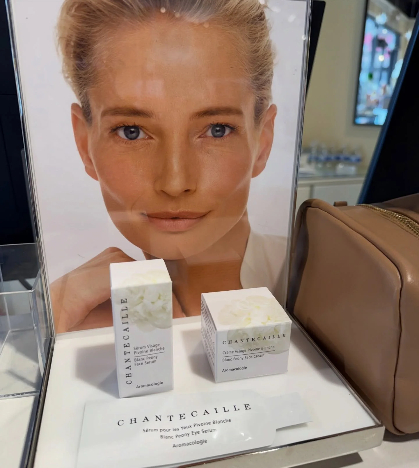 🌸CHANTECAILLE SPRING BEAUTY EVENT🌸
Join us April 1st for a special Chantecaille Spring Beauty Event with Jonathan Perez! Discover the latest from Chantecaille, refresh your spring beauty routine, and enjoy personalized makeup tips and product recom