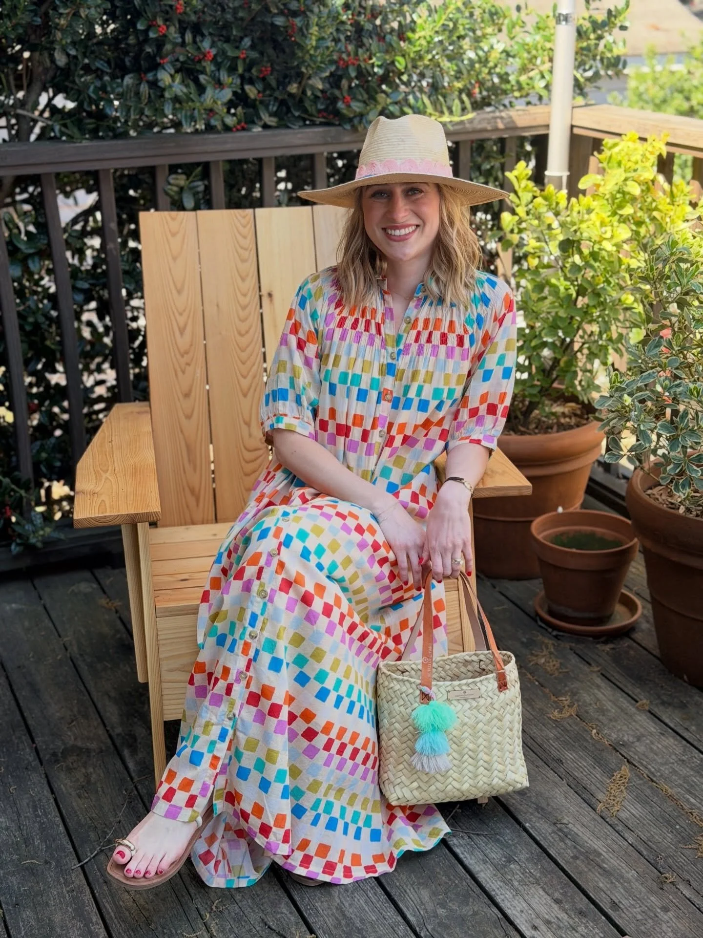Color Blocking 🌈

👗 Dress @sunshinetiendashop 
👒 Hat @sunshinetiendashop 
👜 Purse @squeezedecitron 

📸 location @thesportinggent
