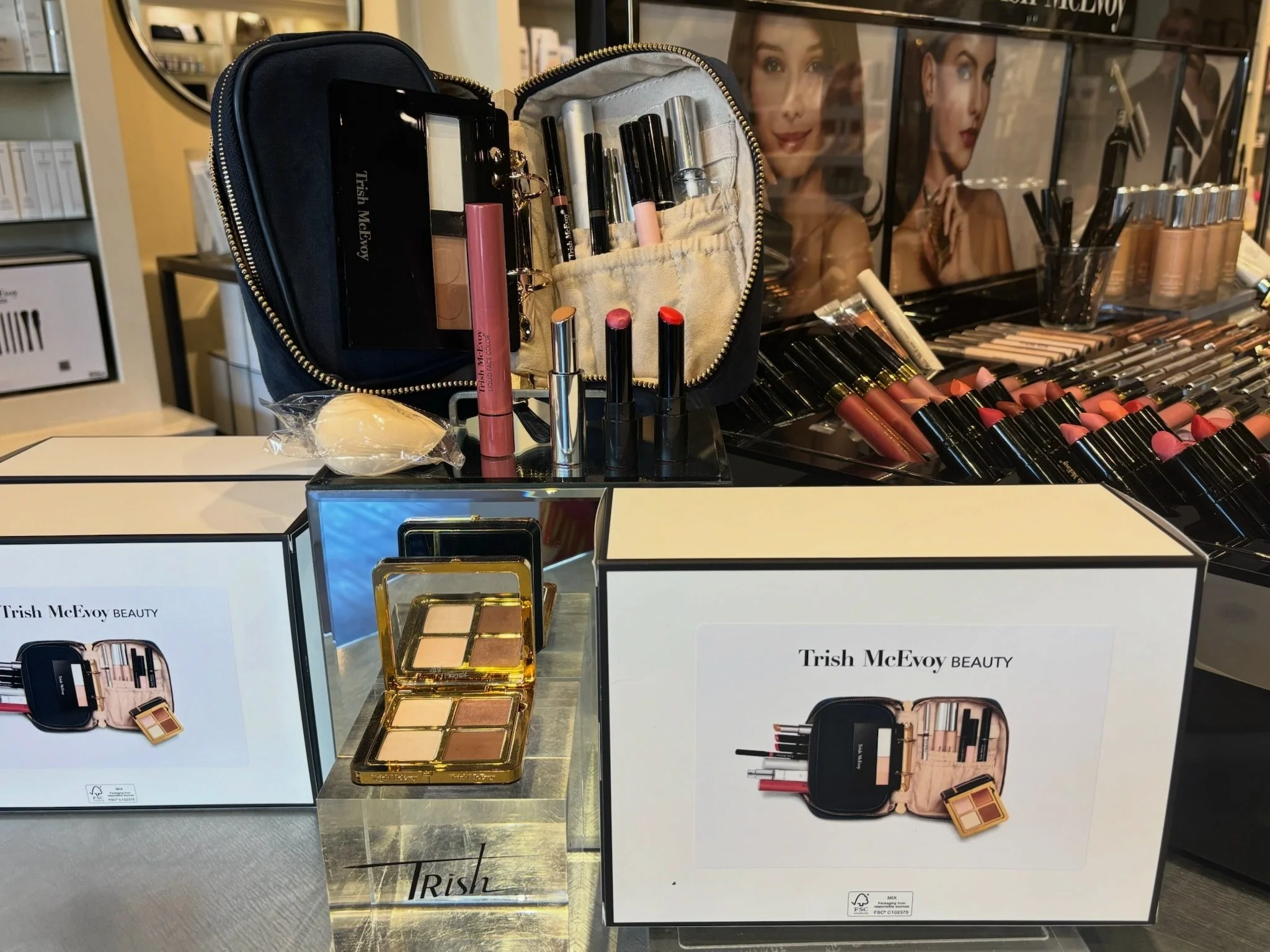 Calling all @trishmcevoy lovers! We have a special Makeup Planner designed exclusively for Partners Card, filled with a curated collection of makeup favorites to create your very own beauty wardrobe ✨💄 

We love these planners for making your makeup