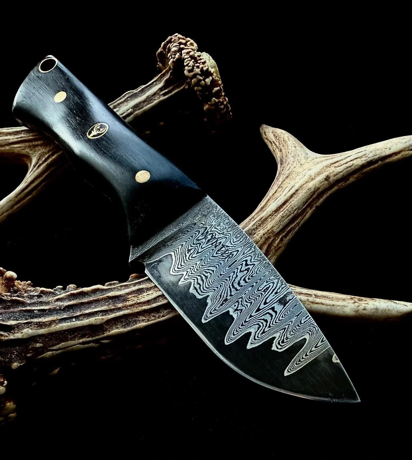 Damascus Skinner

Damascus skinner with a wolfram special core and ebony handle . Now available DM for details

#wolfram #wolframspecial #damascus #80crv2 #damascussteelknife #damascussteel #15n20 #nickel #deer #deerseason #deerstalking #forge #forge