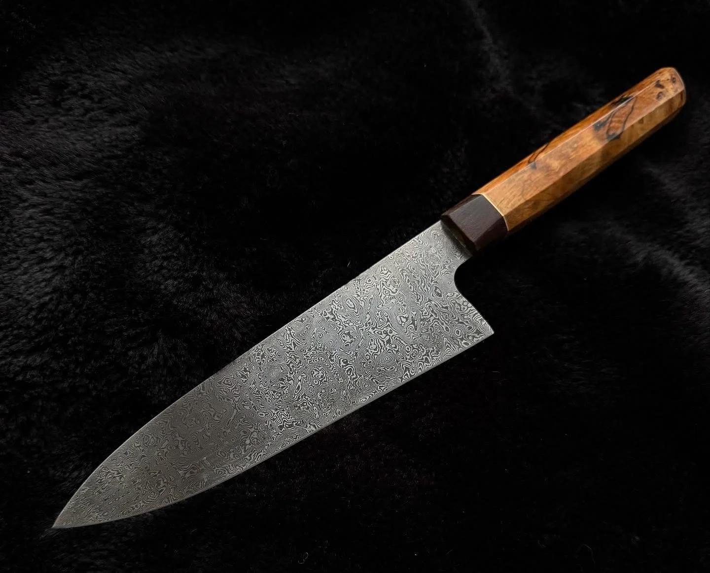 192 Layer Damascus Santoku with mahogany and stablized birch Wa handle.

Now available Dm for details.

#santoku #santokuknife #chef #chefknife #sharp #gyuto #japanesechefknife #japanese #foodprep #kitchen #kitchenknife #damascus #damascussteel