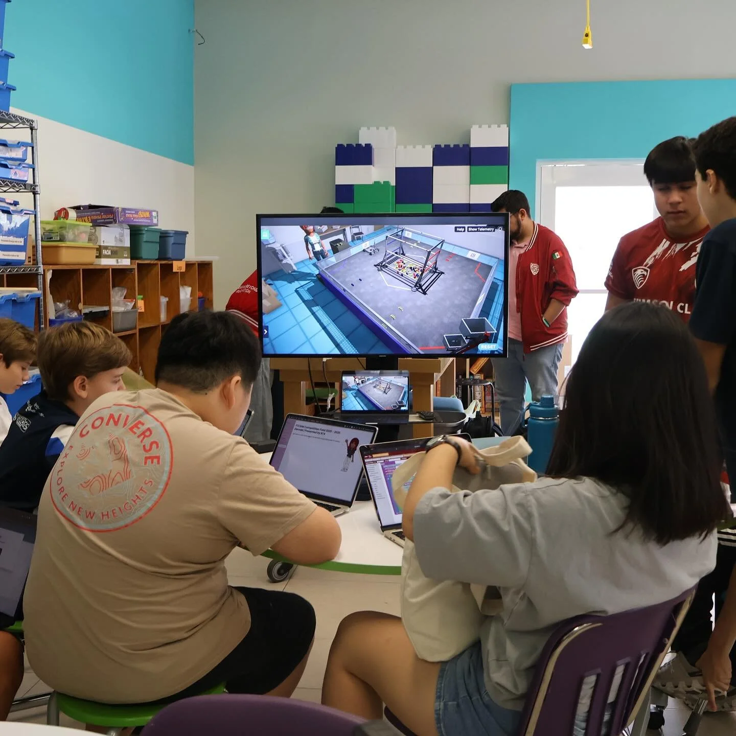 DAY 4!! The best efforts build the best robot. 🛠️

Every day brings us one step closer to the robot we&rsquo;ll create and the challenge we&rsquo;ll face. 🔥 @first_official_ @first_mexico #robotics #omgrobots #ftc #frc #crimsonclaw #younginnovators