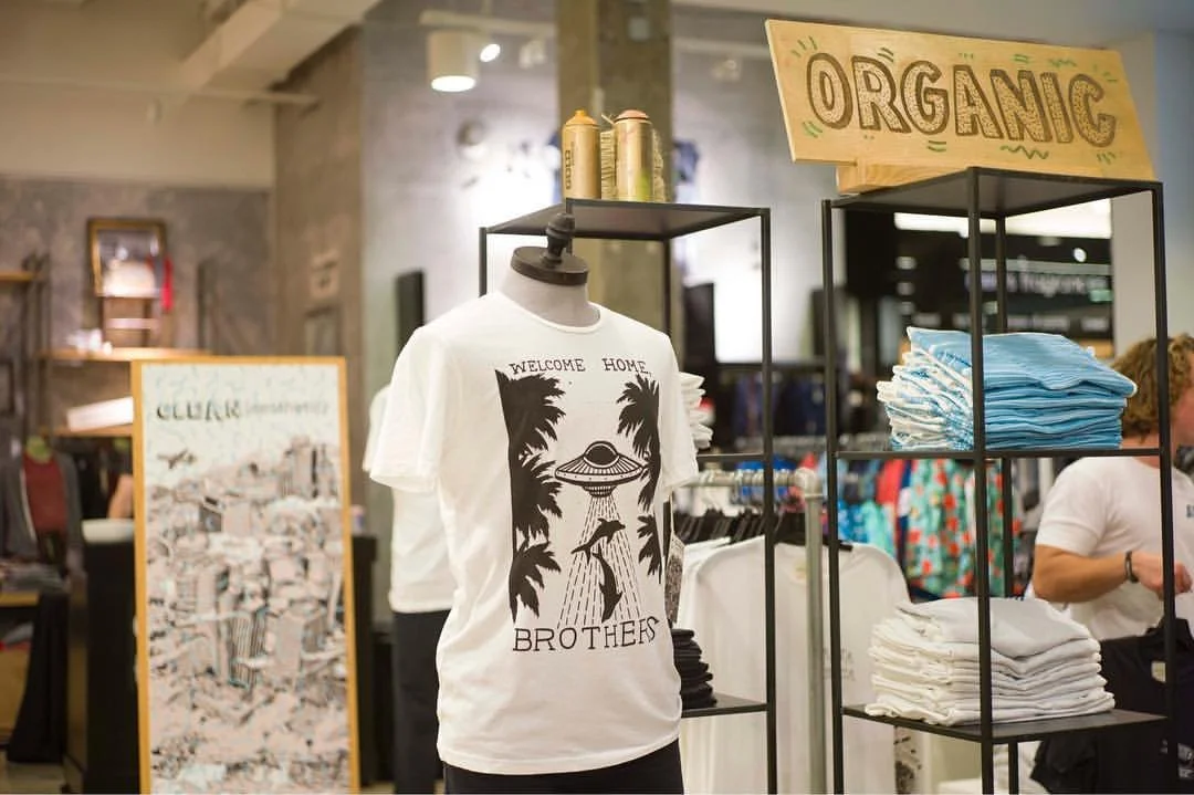 Bloomingdales-Clean-Santa-Moinca-Display