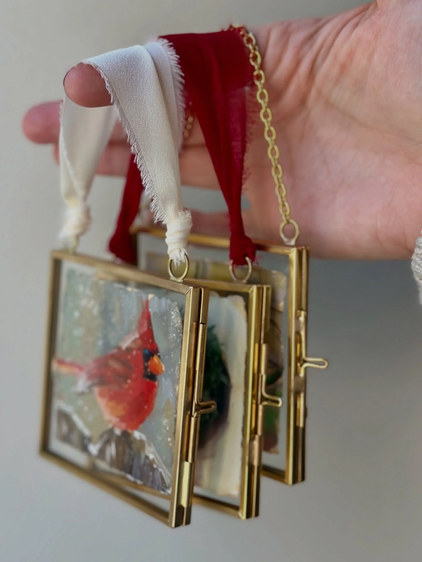 Oh boy, have I been working my tail off. New website, new email newsletter, and MOST IMPORTANTLY, 15 new tiny oil painting ornaments!!!

15 ornaments this year. 3 designs. If you want one, sign up for my newsletter because they are exclusively for sa