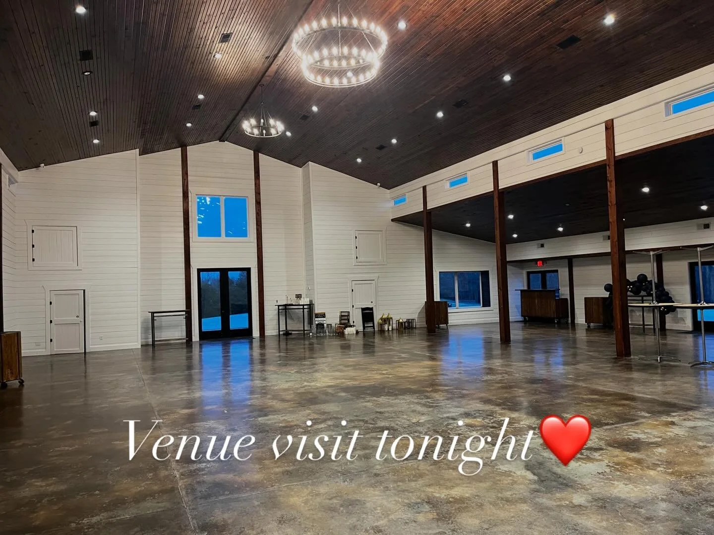 Such a breathtaking location for a wedding, rolling hills, blank canvas!