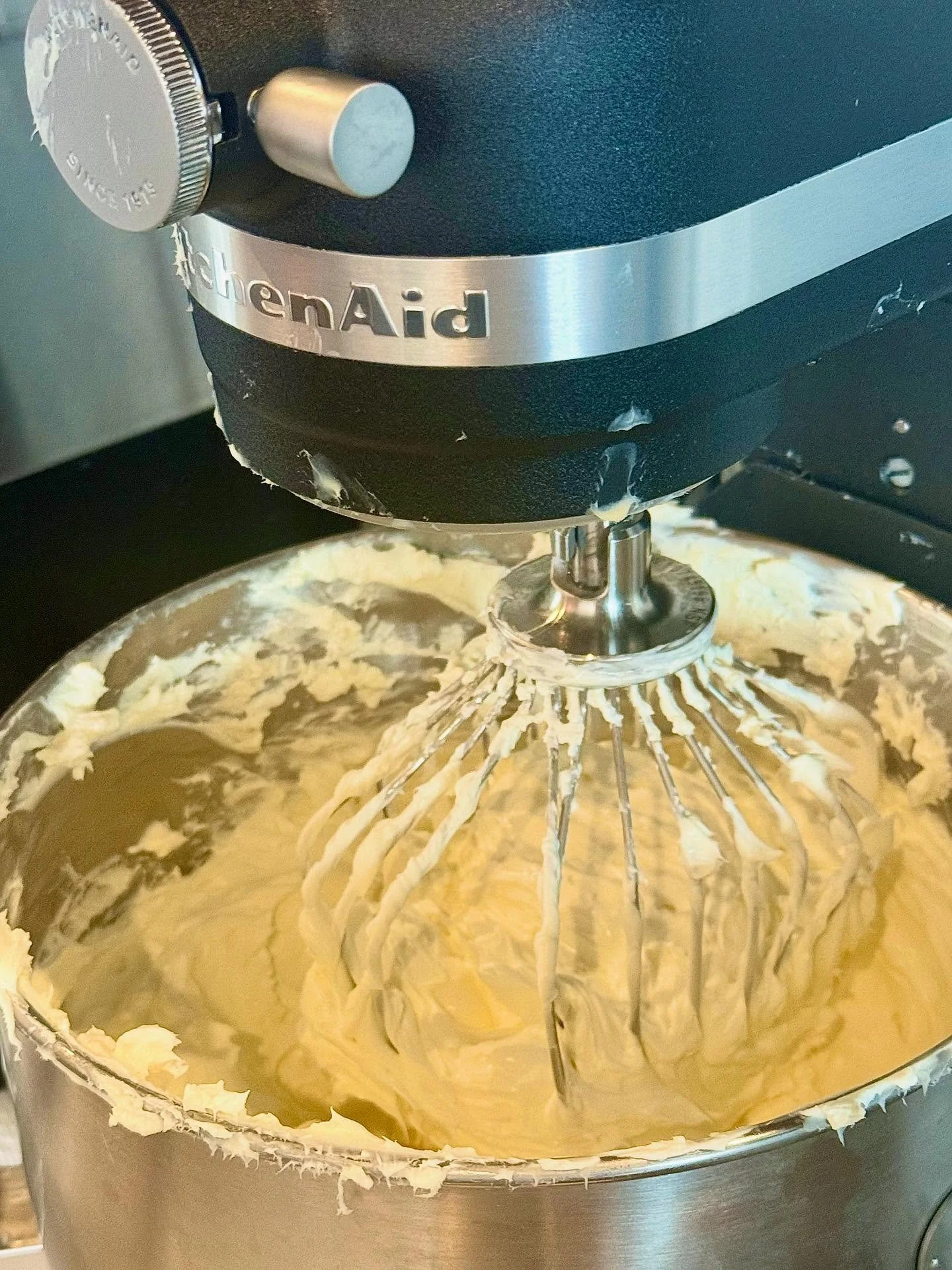 Cream Cheese for dayssss 🥯🤍
Have you tried our homemade jalape&ntilde;o or hot honey cream cheese?😋 They take some elbow grease to make, but WORTH IT!!!

#whiteshepherdcoffee #coffeelovers #coffeetruck #coffeetrailer #coffeeshop #springhilltn #tol