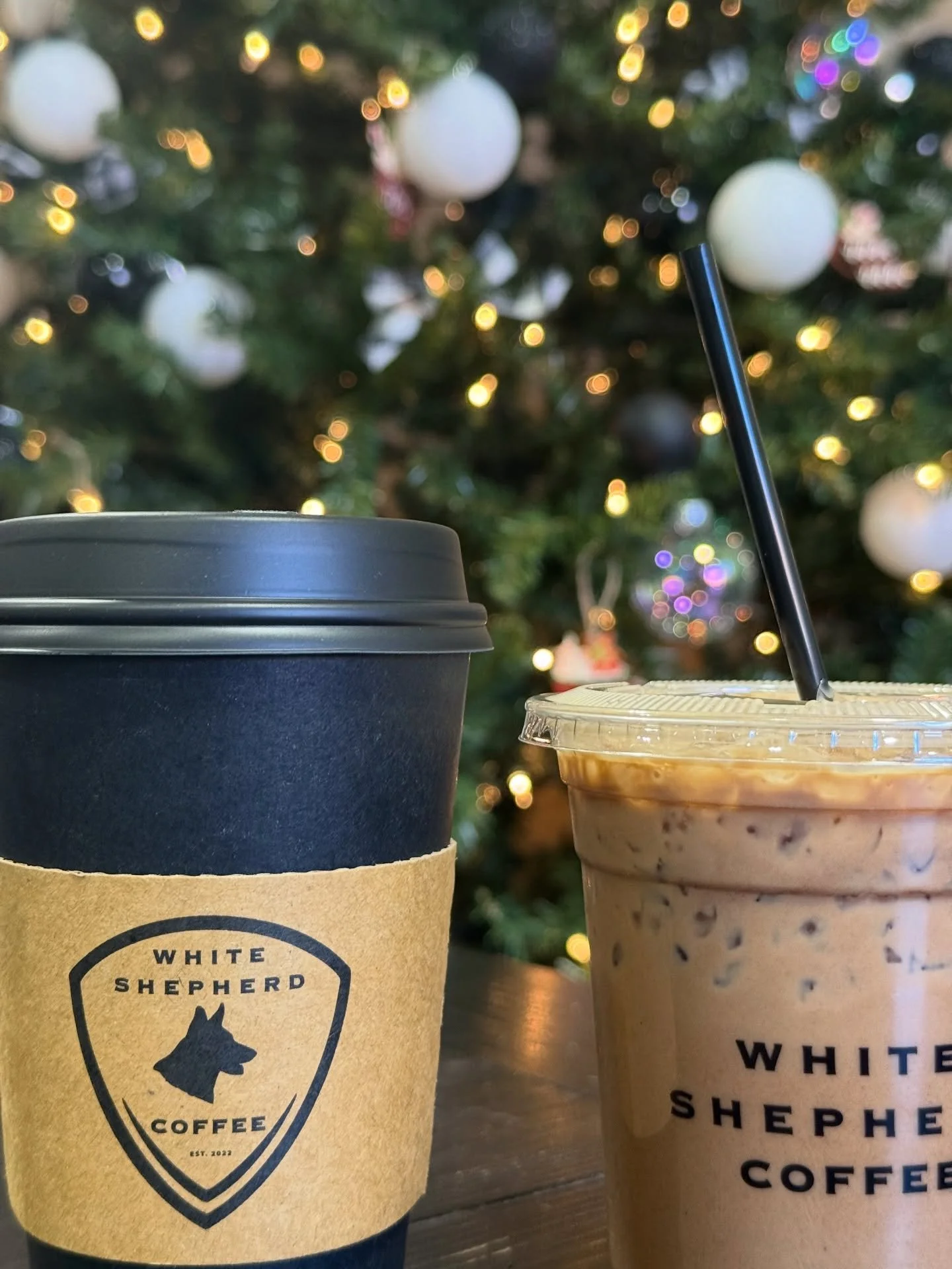 Winter is officially here🌨️
Whether it&rsquo;s 30&deg; or 60&deg;, be honest&hellip;hot or iced?

#whiteshepherdcoffee #coffeelovers #coffeetruck #coffeetrailer #coffeeshop