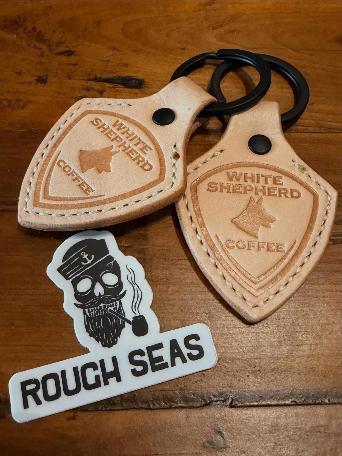 New merch! Custom Leather @whiteshepherdcoffee  Keychain.  Big thanks and shoutout to @roughseasdesign for doing such a great job on these!

Check out their shop for some amazing leather items!

#customleather #whiteshepherdcoffee #roughseasdesigns #