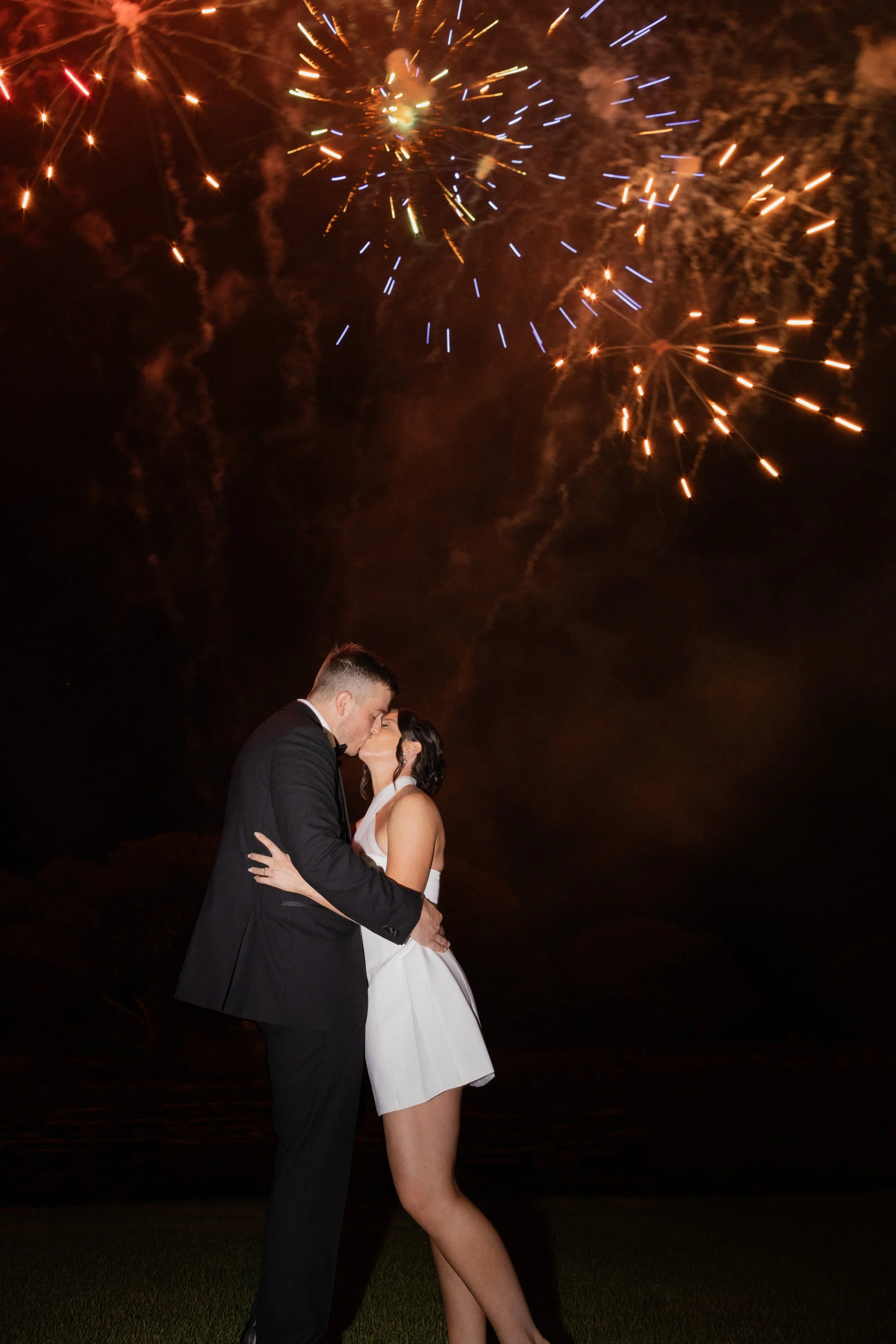 Hannah + Tom Sneak Peeks | Luke John Photography-206.jpg