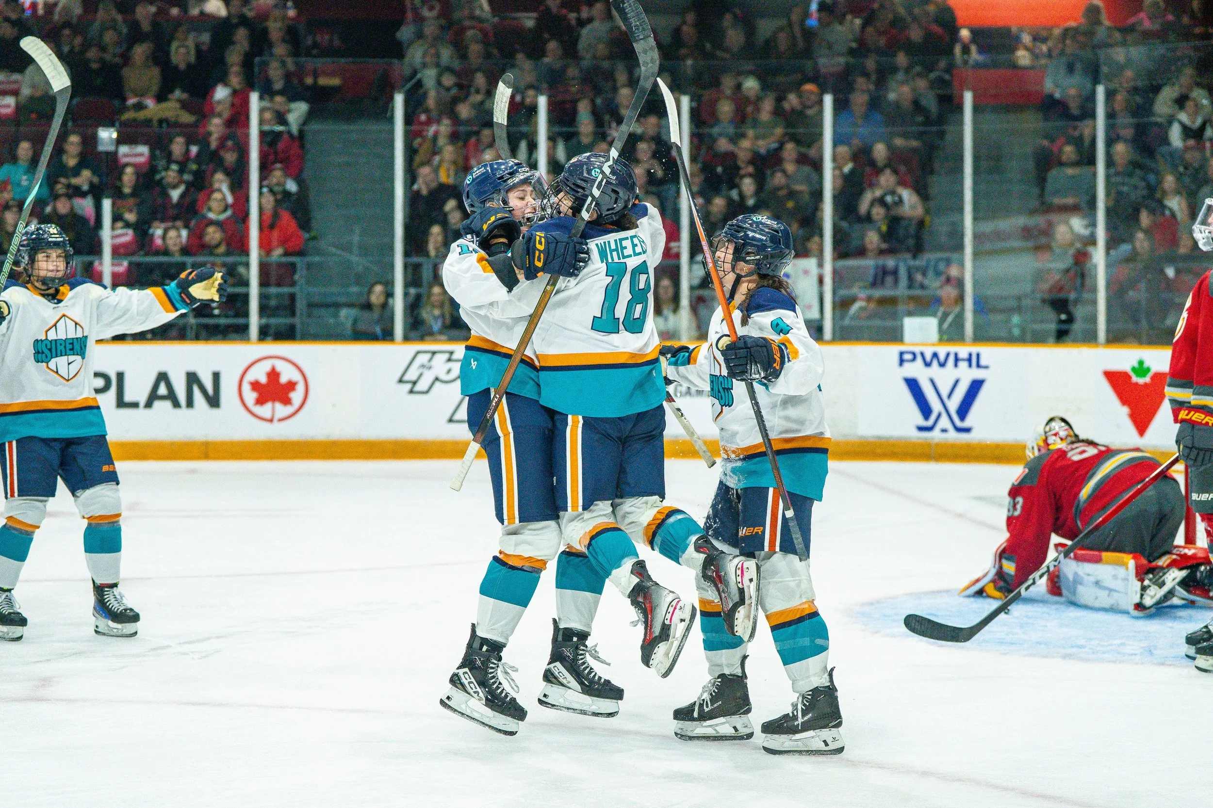 Sirens Shutout Charge to Get First Win of the Season