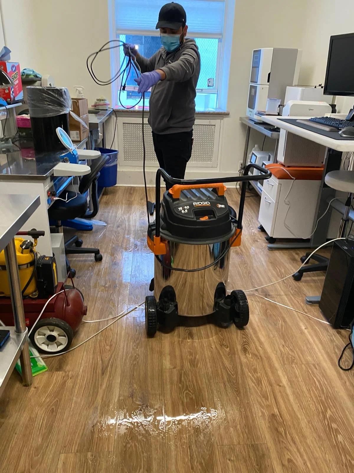 Floor cleaning machine.JPG