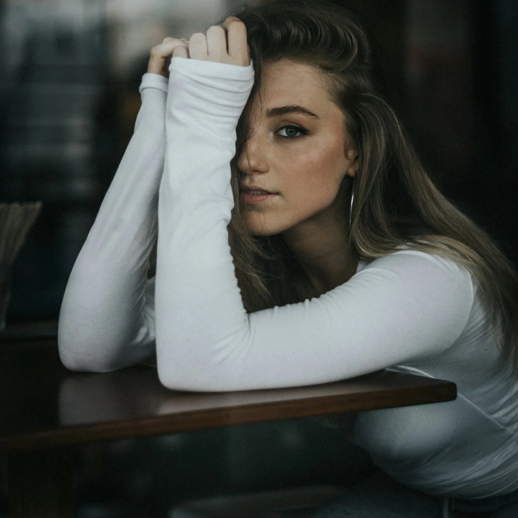 Laura LaMonica explains to an adult where to get an adhd evaluation