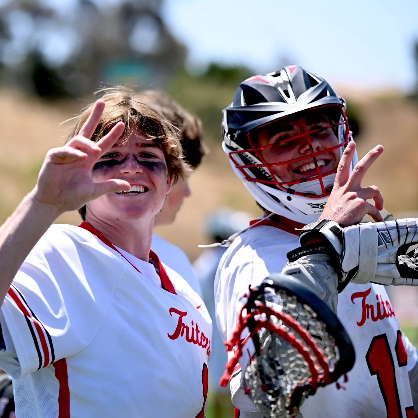 Varsity brings home the victory on our home turf today against the Edison Chargers FINAL 13-6. #onetownoneteam #scboyslax 📷: @amy.de.traversay_photos