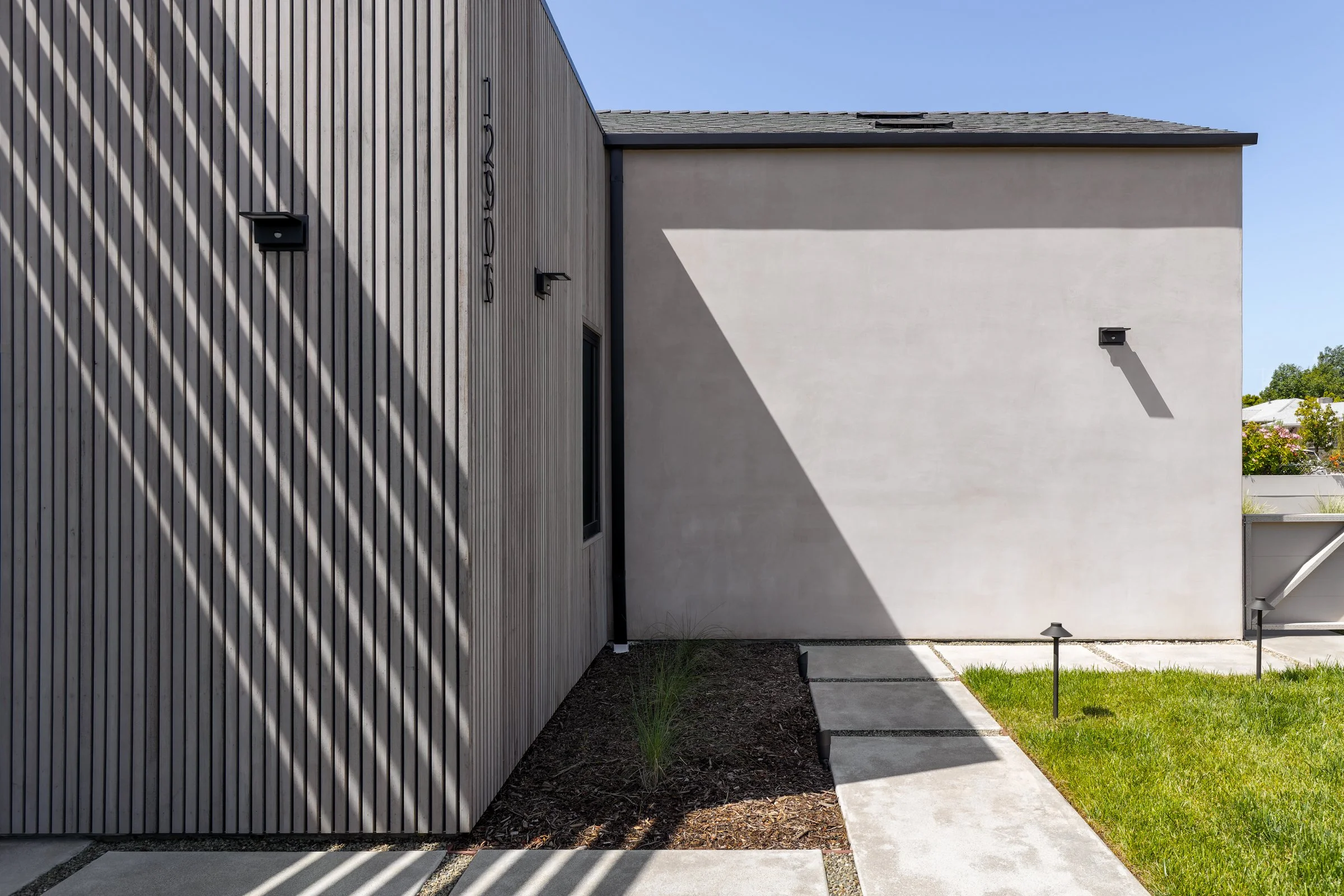 05-12906 Rubens Ave-Digital.jpg