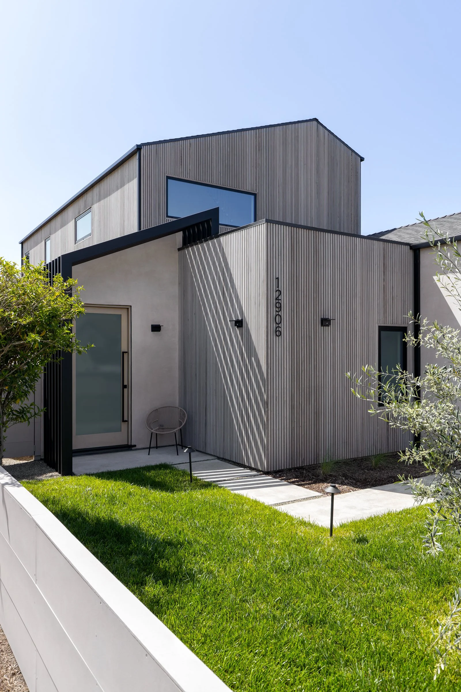 03-12906 Rubens Ave-Digital.jpg