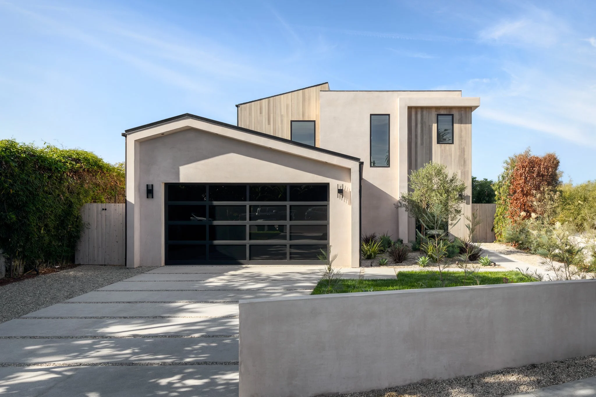 01-3875 Marcasel Ave-Online.jpg