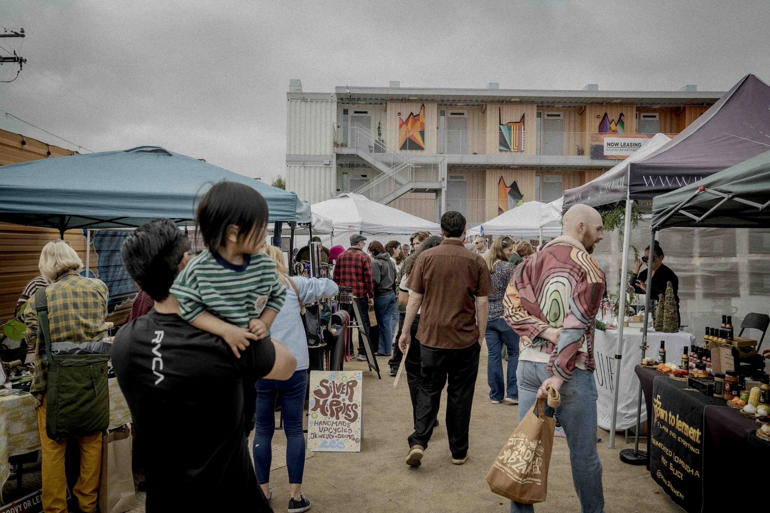 Copy of san-diego-bazaar-1212300775010461-0012.JPG