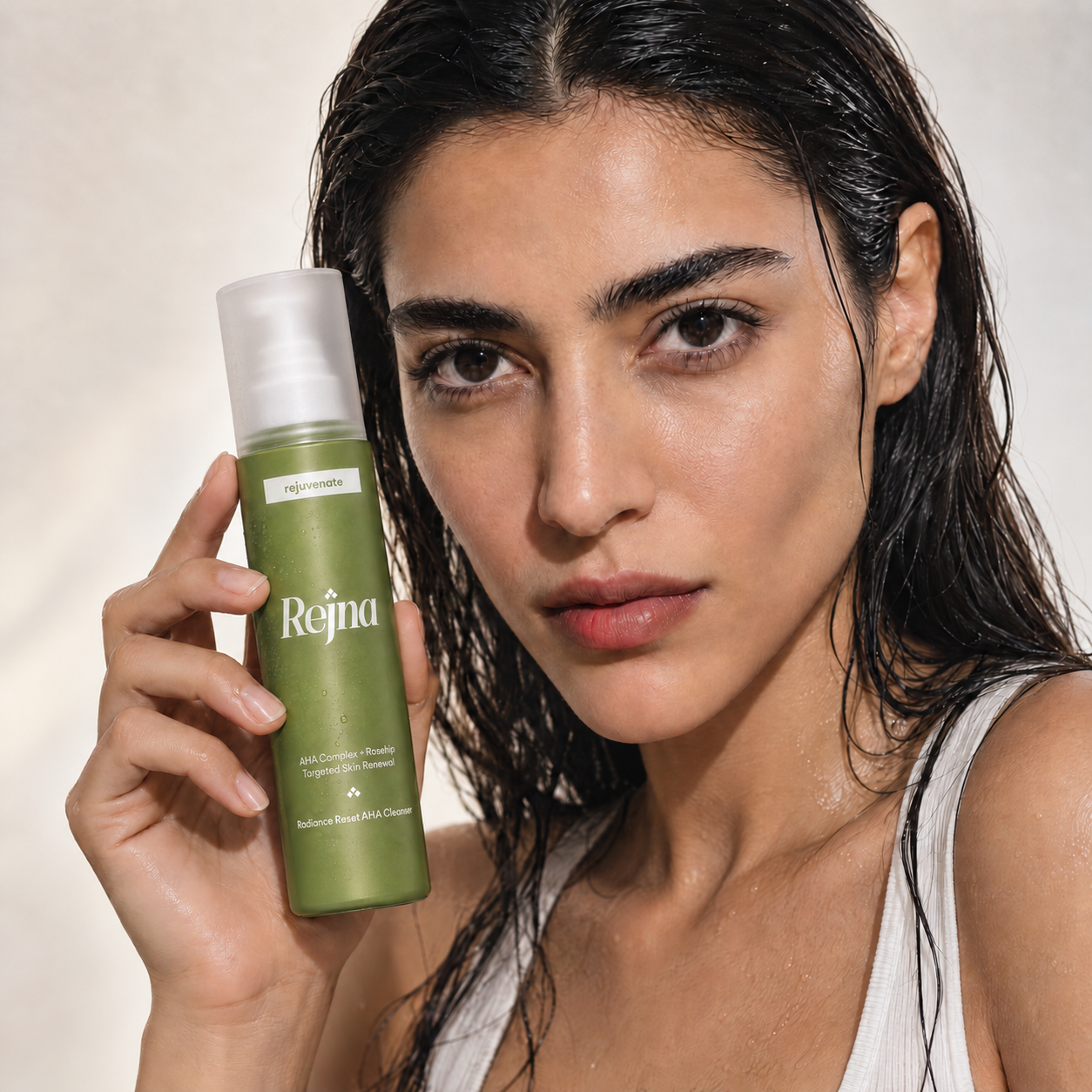 Aha Cleanser Model.png