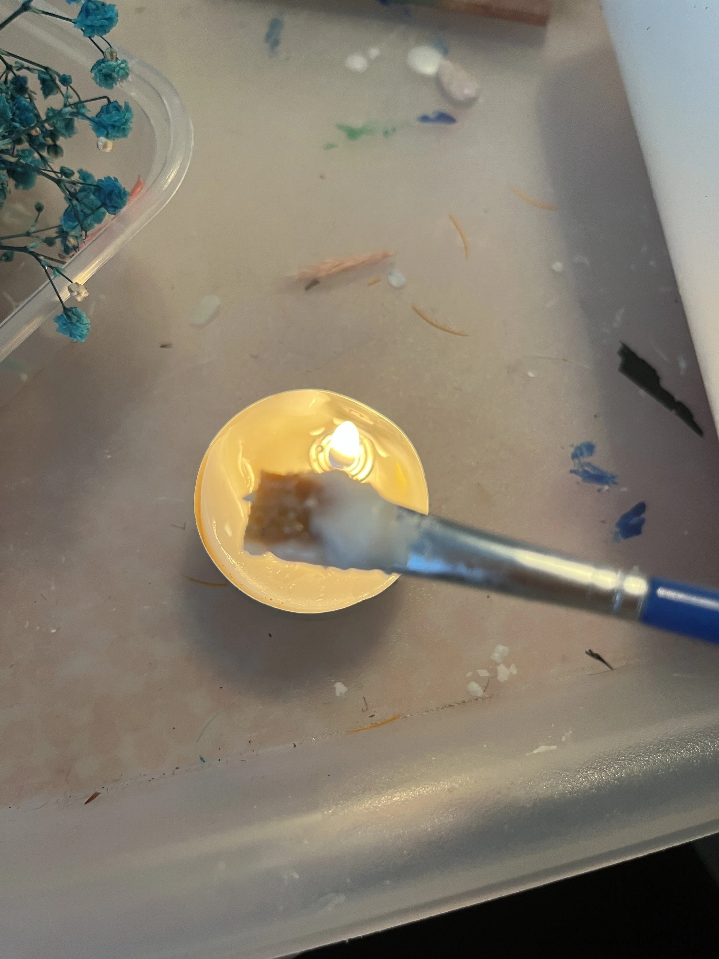 5. If you have a wax 'build up' on your paintbrush, you can simply dip it back into the melted wax to dissolve it again.