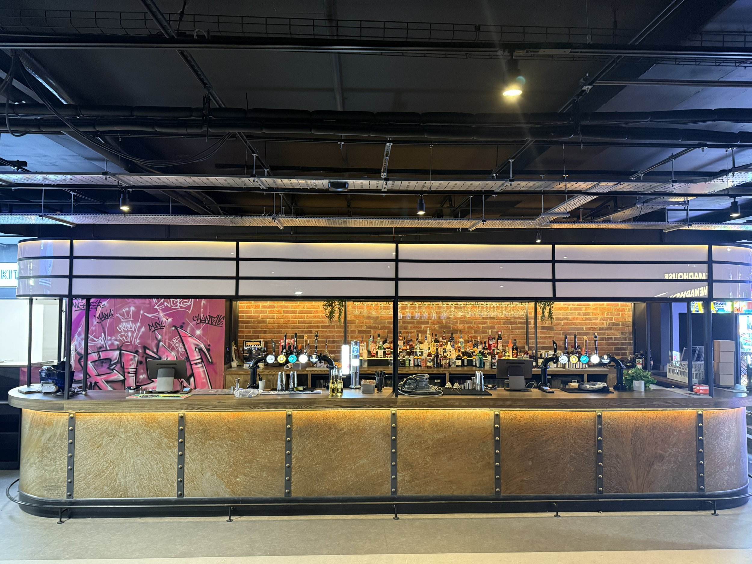 slim profile light box, the challenge was keeping this thing straight and clean looking.