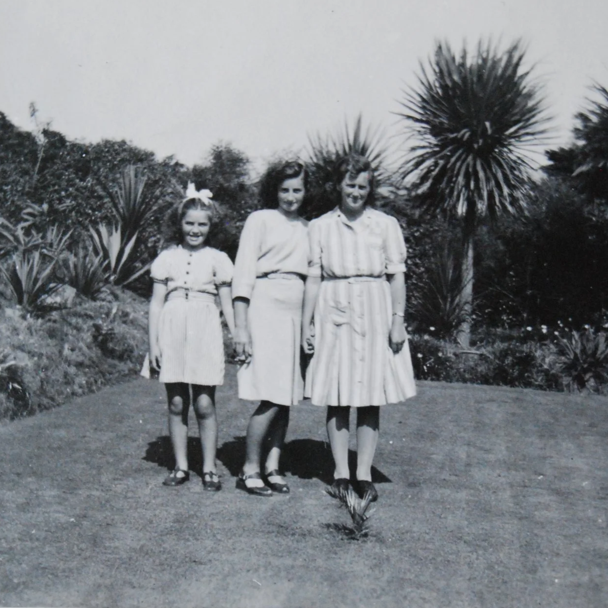 Mum, June and Granny in The Palms Garden (spot the palm tree!)
