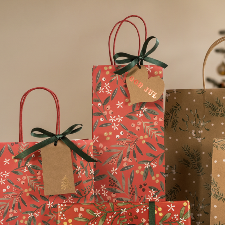 Skimmia_p%C3%A5se_paket_Mistletoe_p%C3%A5se_Magnific_WEB.png