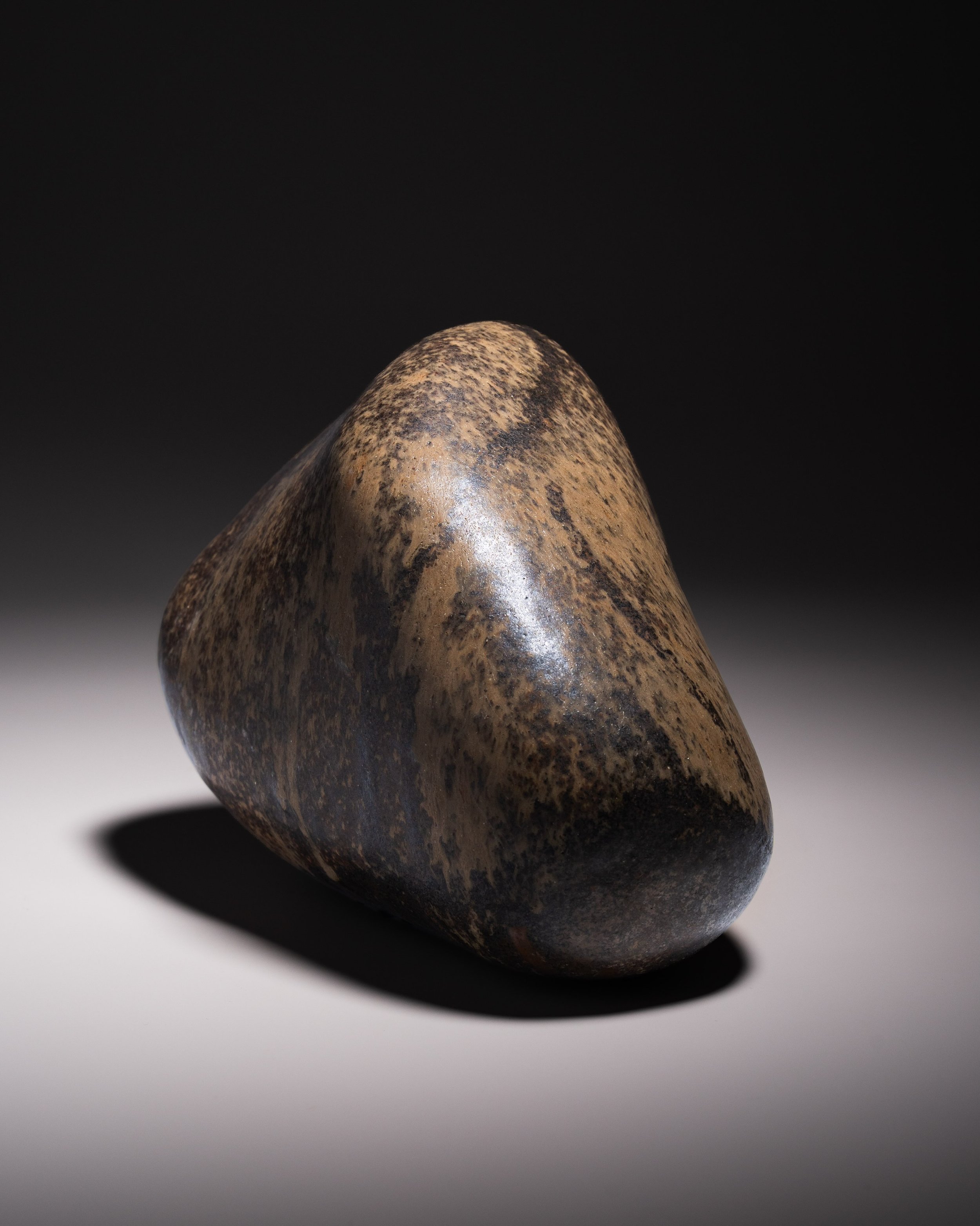𝗦𝗖𝗨𝗟𝗣𝗧𝗨𝗥𝗘

Stoneware &amp; Porcelaine
Gas fired &middot; Cone 10

H 15 cm &mdash; H 5.9 in

Price on request

🇫🇷 Disponible en MP