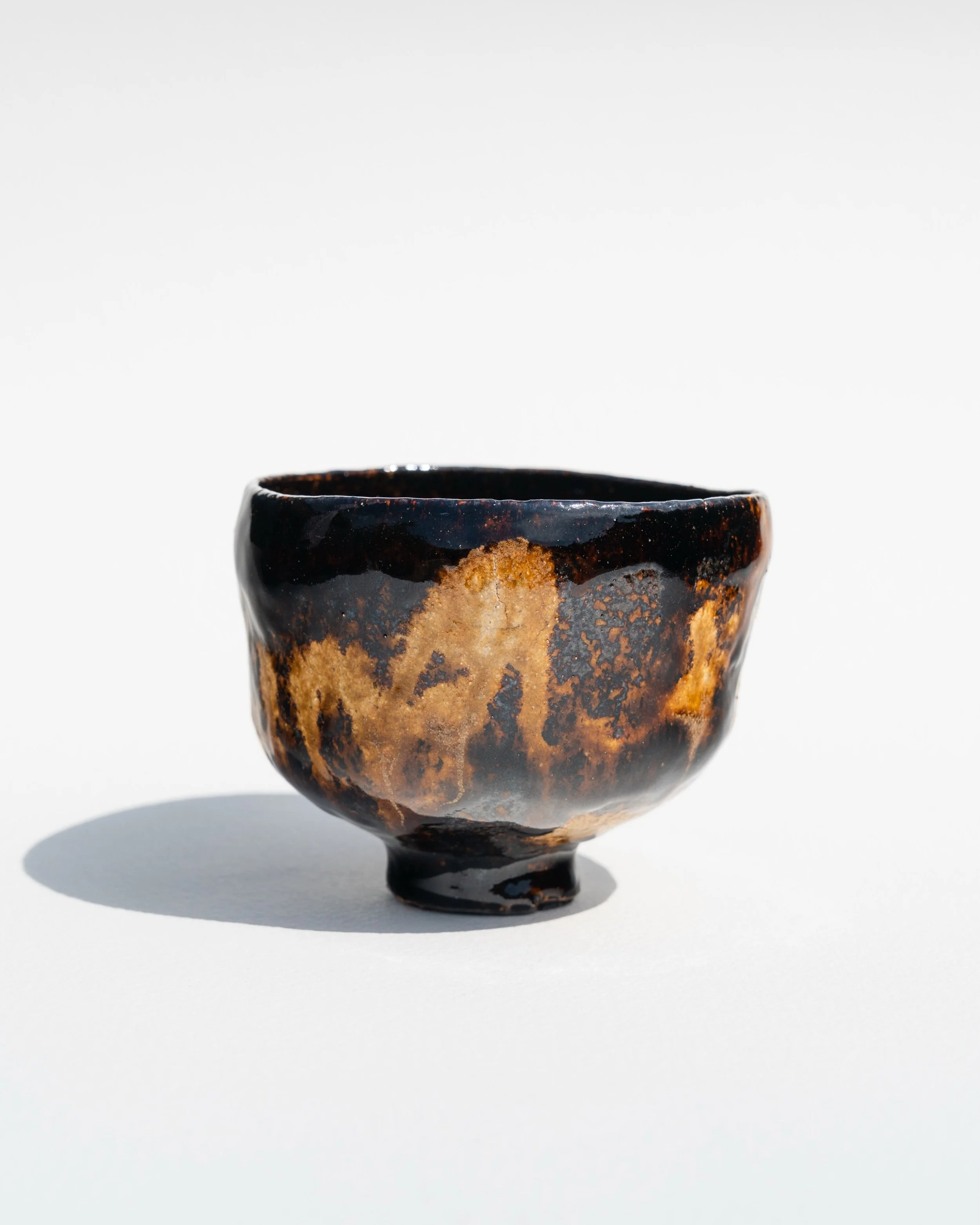 𝗖𝗛𝗔𝗪𝗔𝗡
&mdash; 𝗦𝗢𝗟𝗗 &mdash;

Grey stoneware &middot; ash glaze
Gas fired &middot; 1300&deg;C