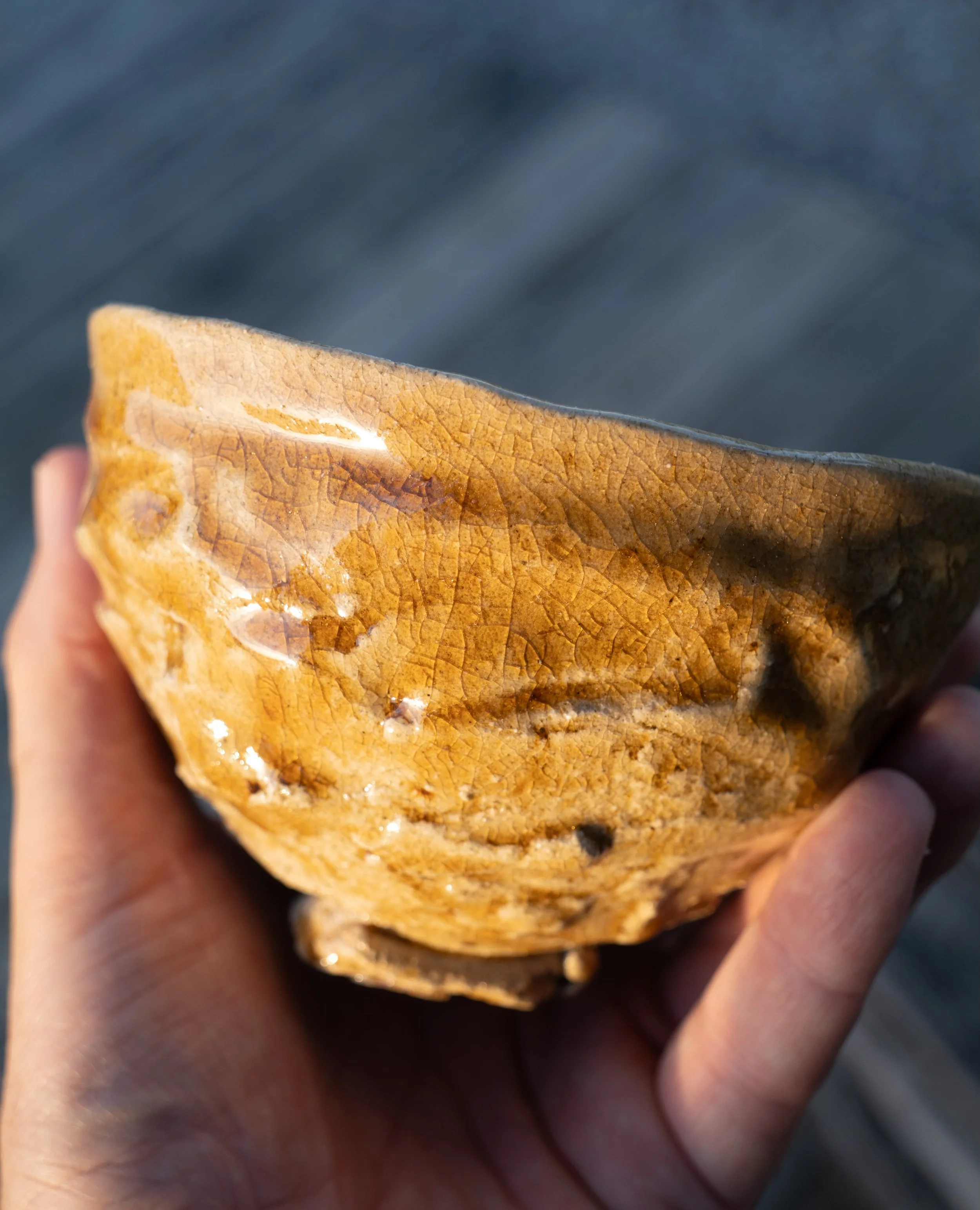 Golden ceramic - golden hour 
. 
@julien_bernier_sales