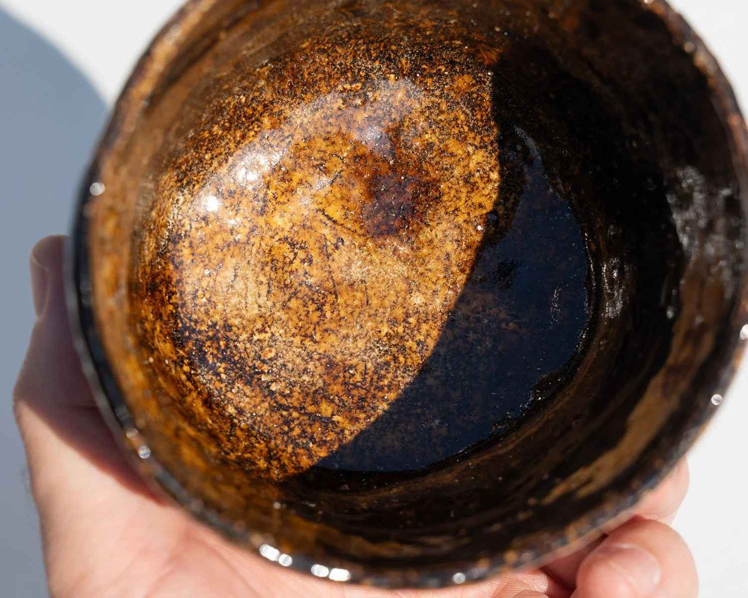 L'intérieur d'un chawan peut raconter beaucoup. Julien Bernier